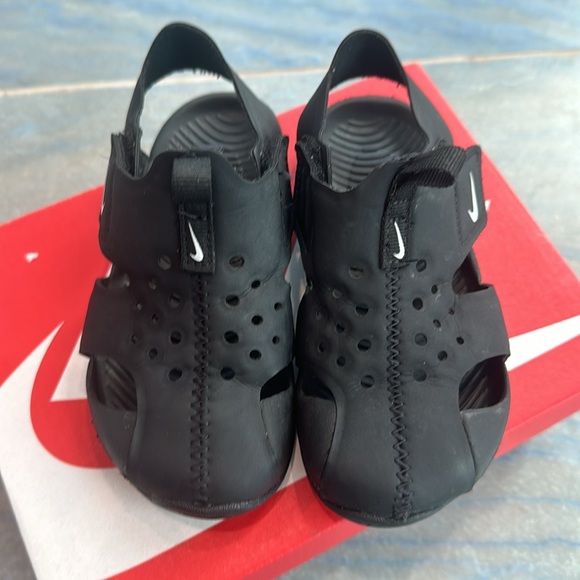 Nike Sunray Protect 2
Little Kids' Sandals
$38 9c - Picture 4 of 8